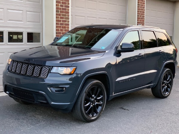 Used-2018-Jeep-Grand-Cherokee-Altitude