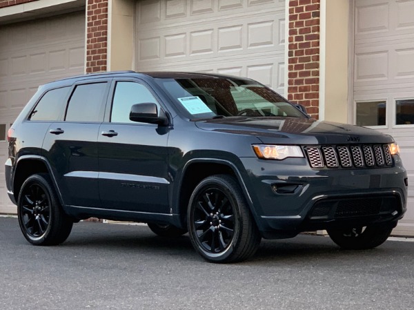 Used-2018-Jeep-Grand-Cherokee-Altitude