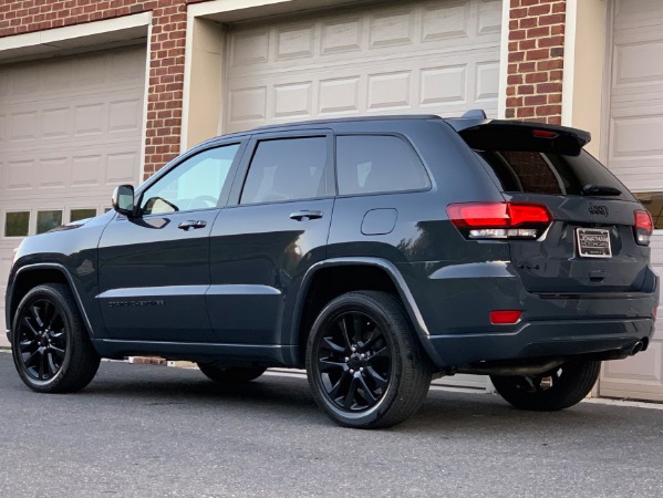 Used-2018-Jeep-Grand-Cherokee-Altitude