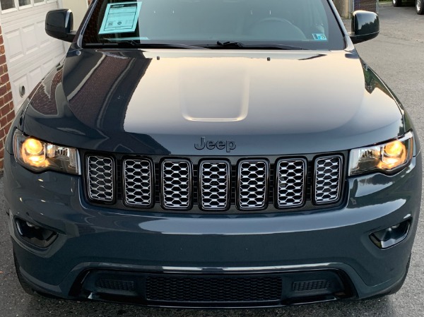 Used-2018-Jeep-Grand-Cherokee-Altitude