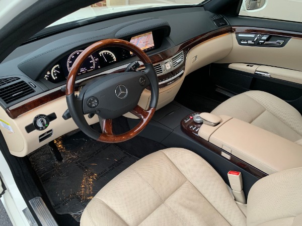 Used-2009-Mercedes-Benz-S-Class-S-550-4MATIC-Sport---Saks-Fifth-Avenue-Key-To-The-Cure-Edition